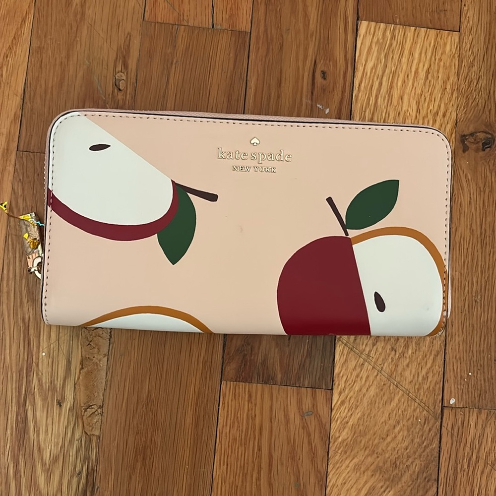 Kate Spade Large Wallet Apple Design